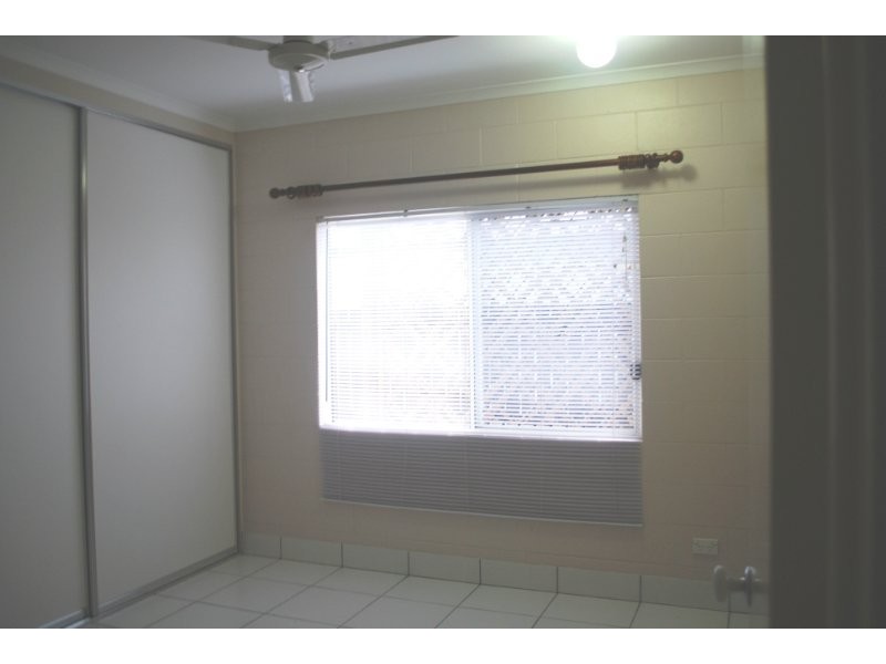 11 Rafferty, White Rock QLD 4868