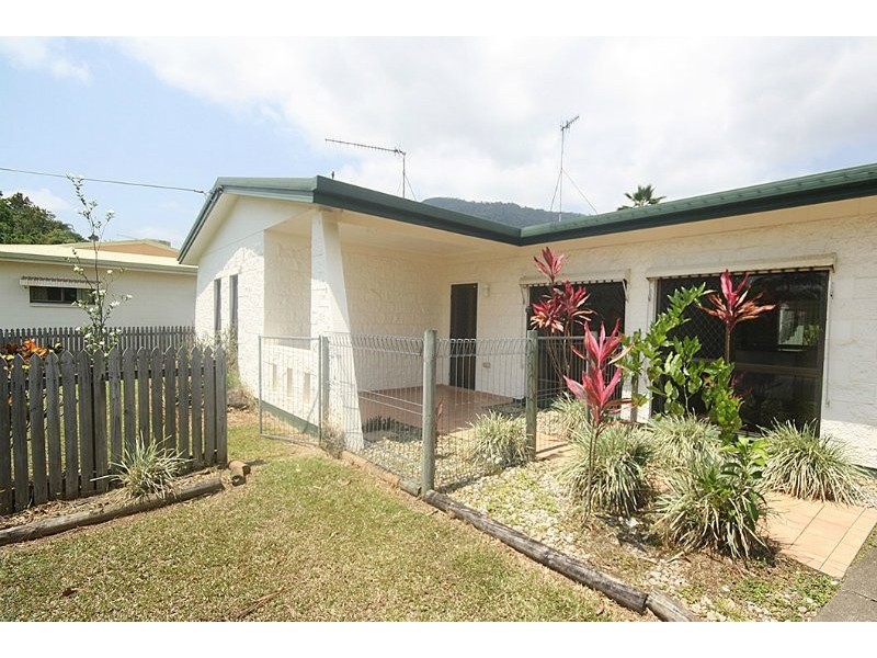 9 Theresa Close, Woree QLD 4868
