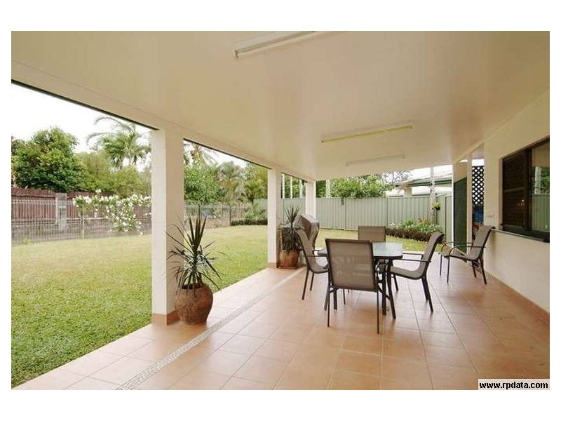 9 Theresa Close, Woree QLD 4868