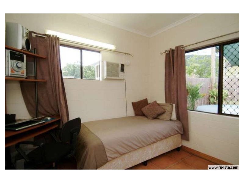 9 Theresa Close, Woree QLD 4868