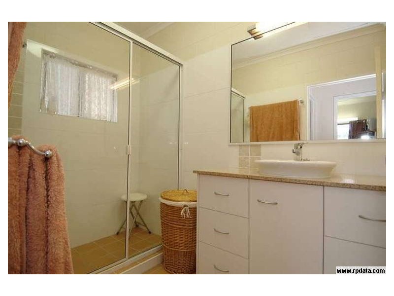 9 Theresa Close, Woree QLD 4868