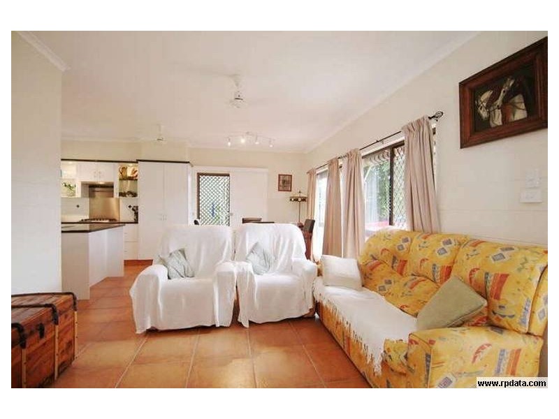 9 Theresa Close, Woree QLD 4868