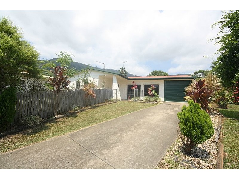 9 Theresa Close, Woree QLD 4868