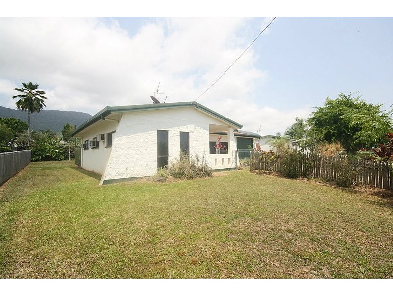 9 Theresa Close, Woree QLD 4868