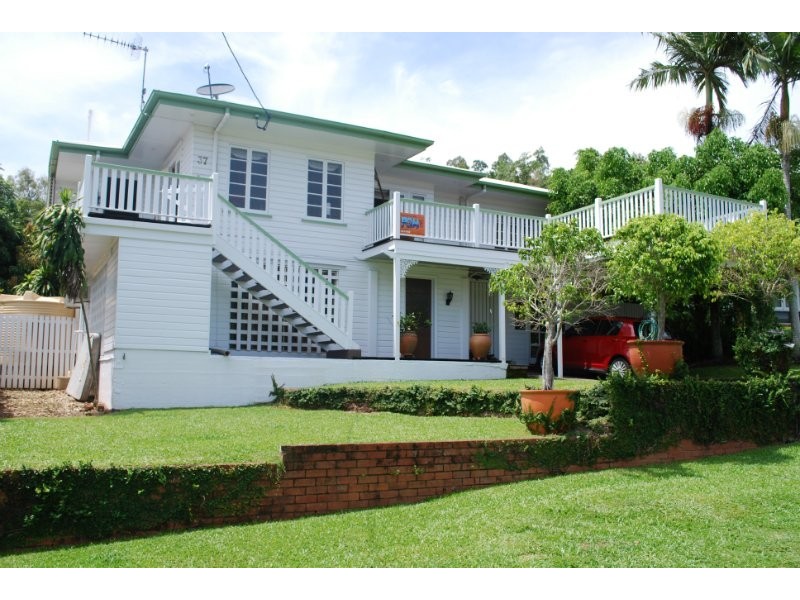 37 Hodel Street, Whitfield QLD 4870