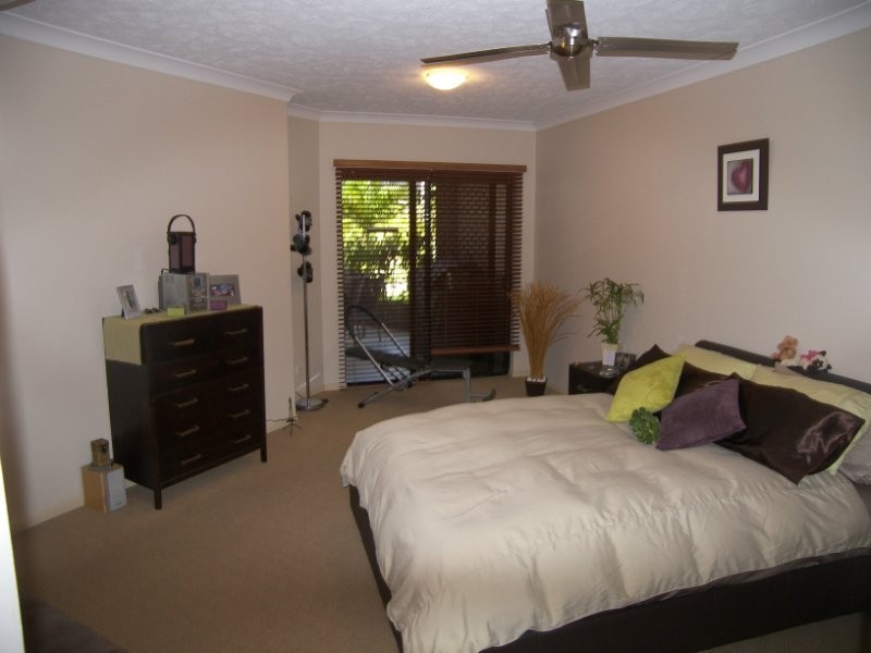 73/1 ROBSON STREET,, Mooroobool QLD 4870