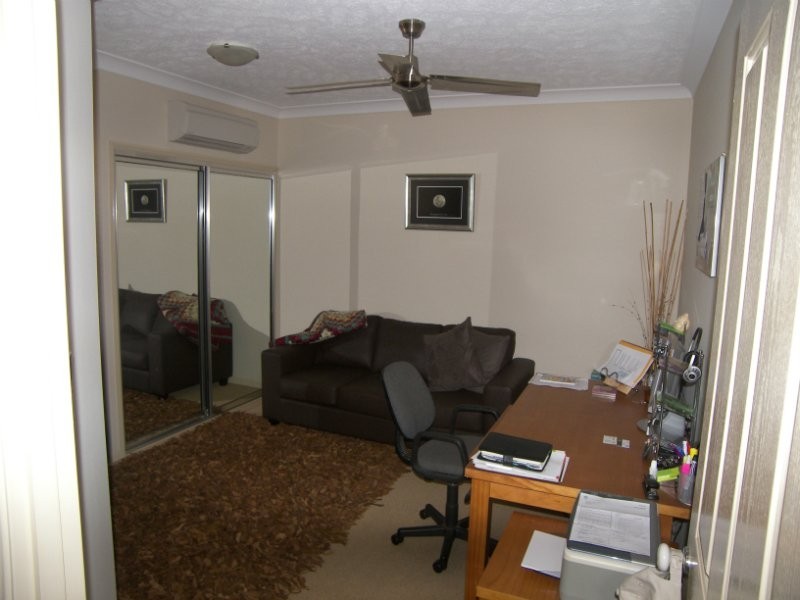 73/1 ROBSON STREET,, Mooroobool QLD 4870