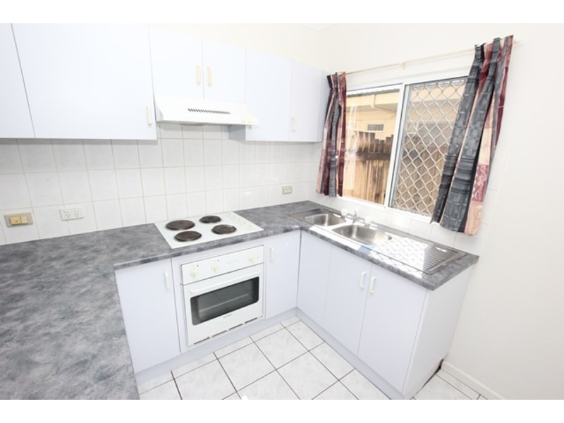 8/5 Balaclava Road, Earlville QLD 4870