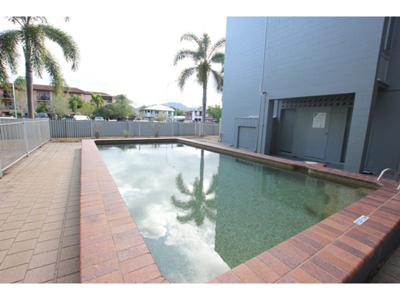 29/186 Lake Street, Cairns City QLD 4870