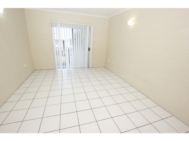 1/294 Draper Street, Parramatta Park QLD 4870