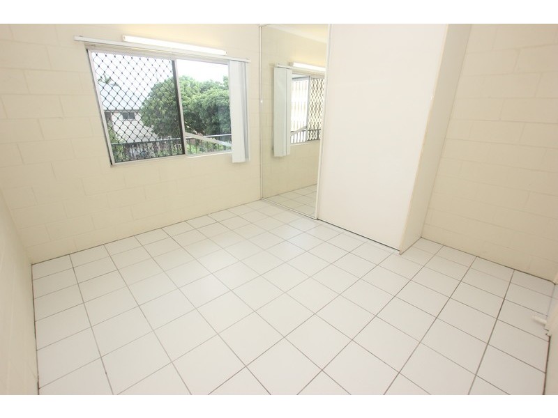 1/294 Draper Street, Parramatta Park QLD 4870