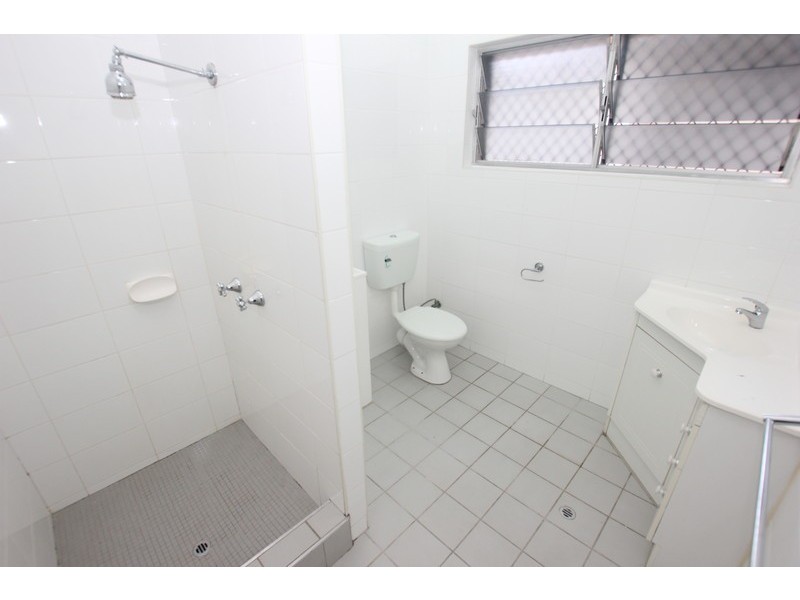 1/294 Draper Street, Parramatta Park QLD 4870