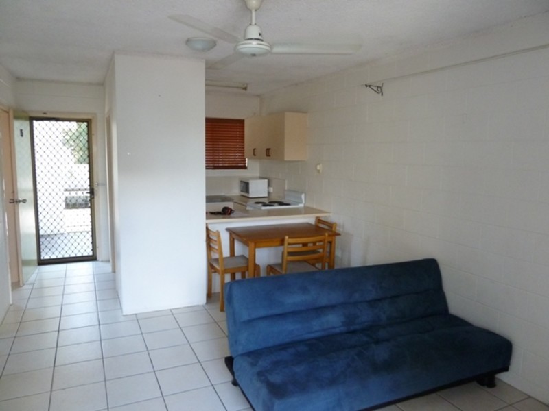 15/215 McLeod Street, Cairns North QLD 4870