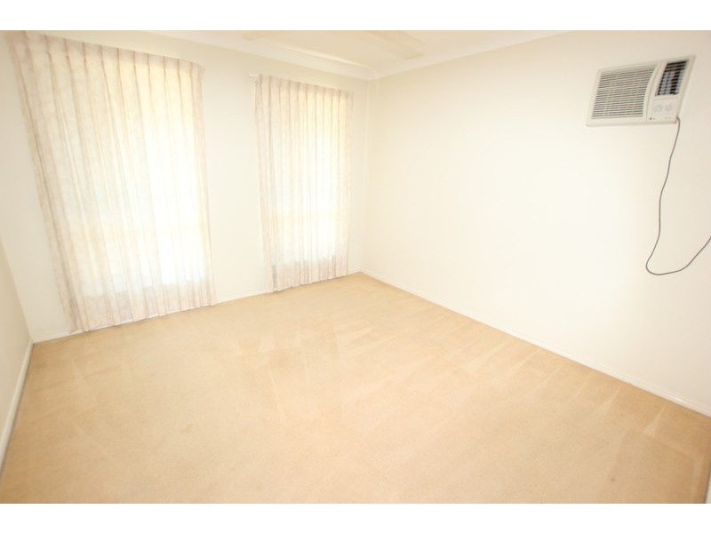 11 Chesterfield Close, Brinsmead QLD 4870