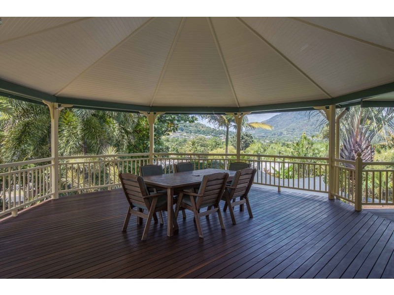 7-9 Curlewis Street, Brinsmead QLD 4870