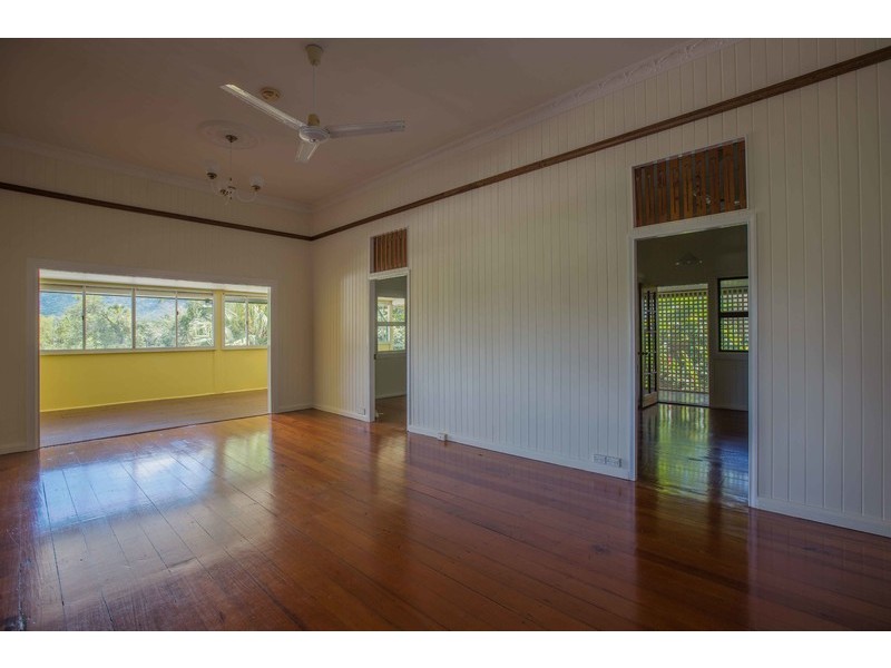 7-9 Curlewis Street, Brinsmead QLD 4870