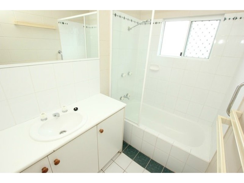 4 Thornton Street, White Rock QLD 4868