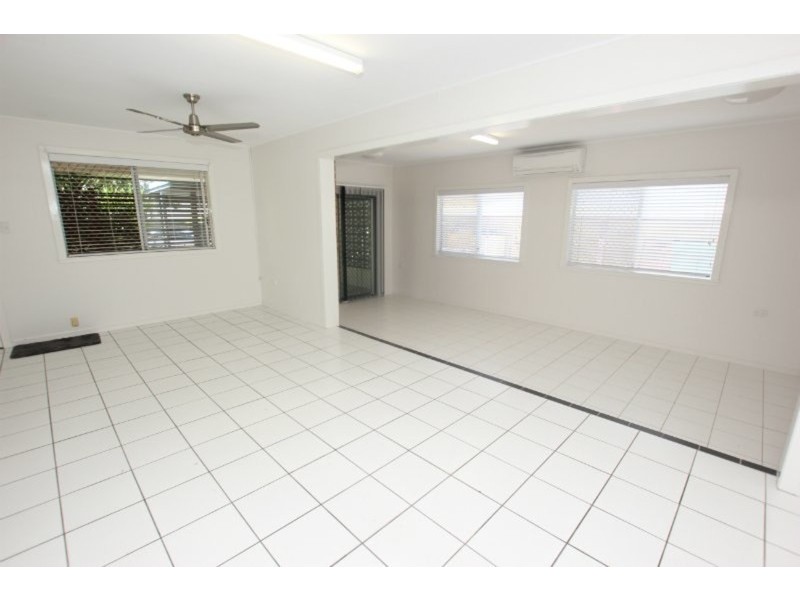 37 Henley Street, Earlville QLD 4870