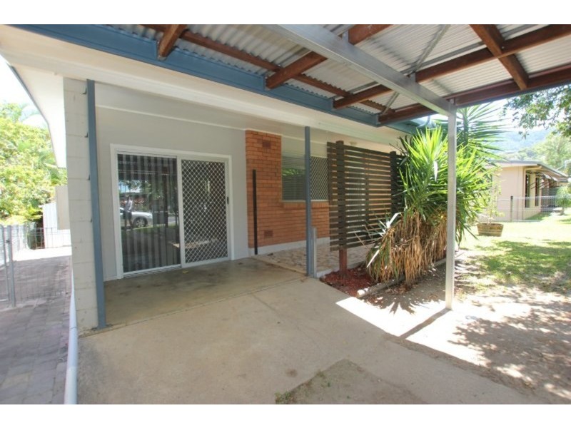 37 Henley Street, Earlville QLD 4870
