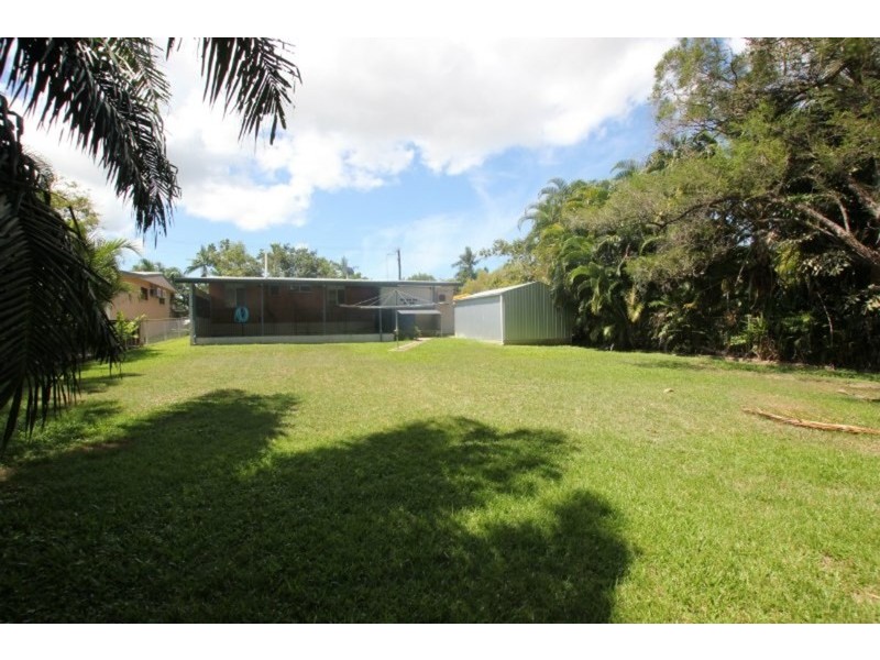 37 Henley Street, Earlville QLD 4870