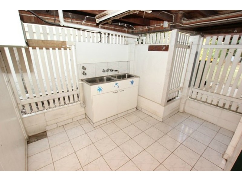 194 Buchan Street, Westcourt QLD 4870