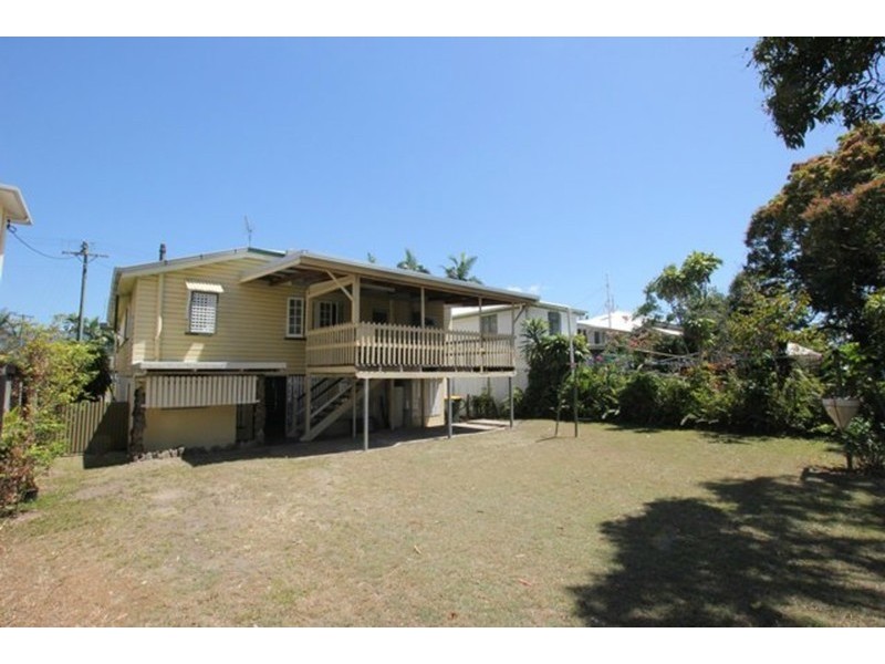 194 Buchan Street, Westcourt QLD 4870