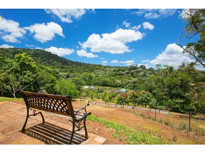 16 Willaimson Drive, Kuranda QLD 4881