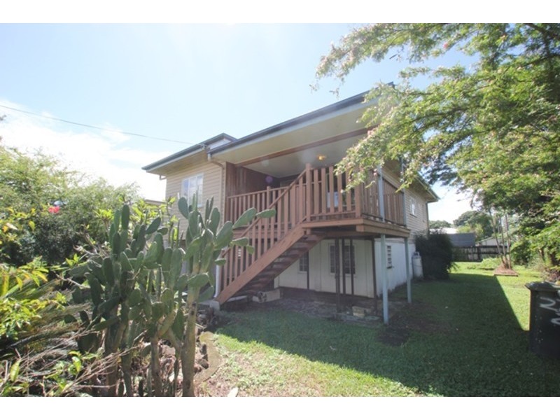 274 Aumuller Street, Westcourt QLD 4870