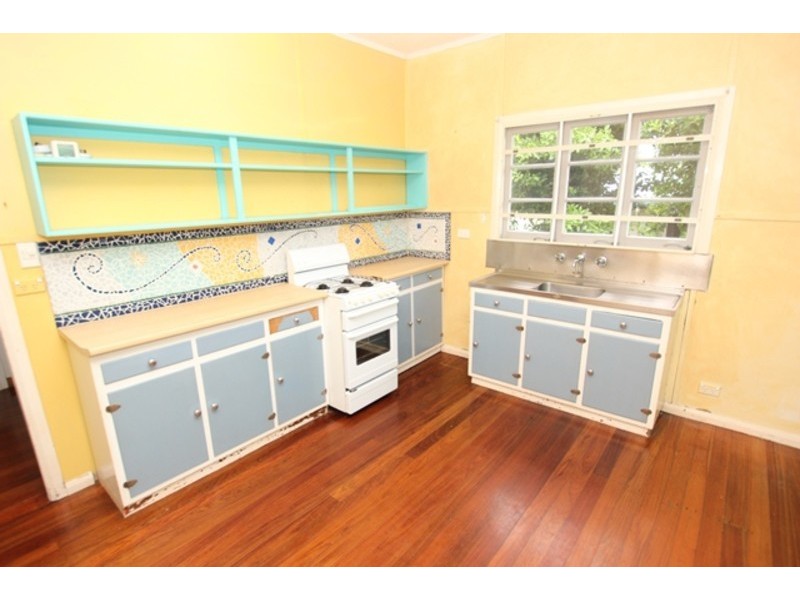 274 Aumuller Street, Westcourt QLD 4870