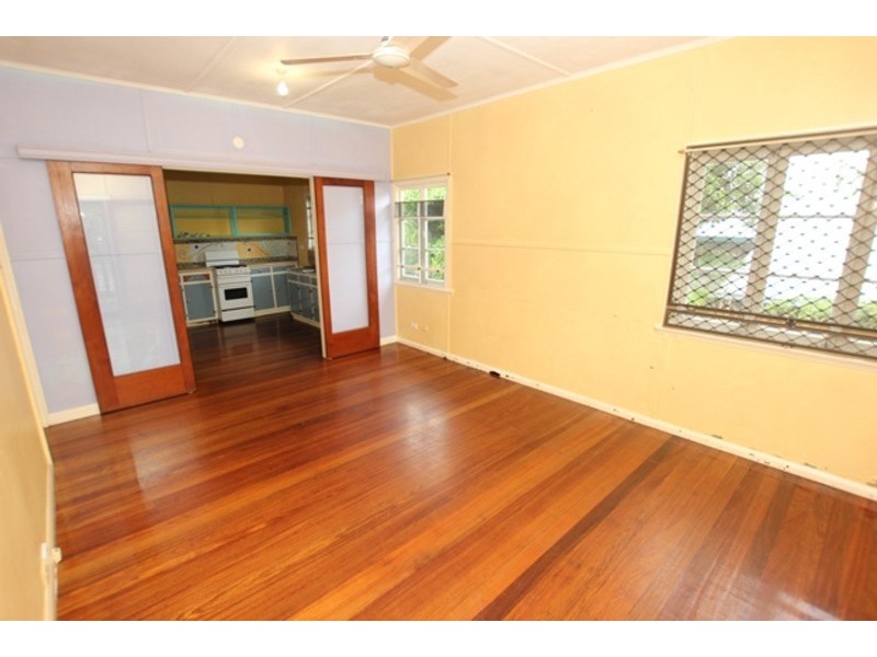 274 Aumuller Street, Westcourt QLD 4870