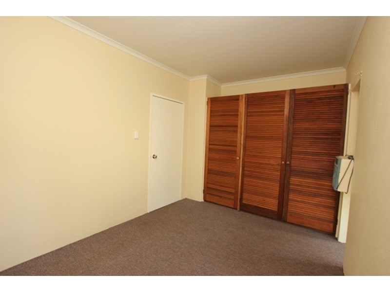 2/466 McCoombe Street, Mooroobool QLD 4870