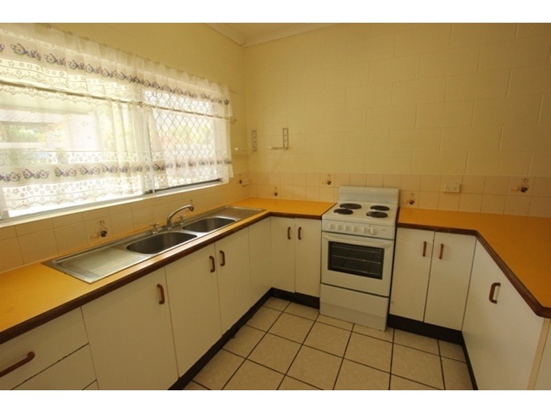 179 Swallow Street, Mooroobool QLD 4870