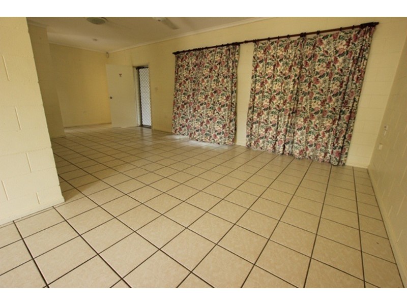 179 Swallow Street, Mooroobool QLD 4870