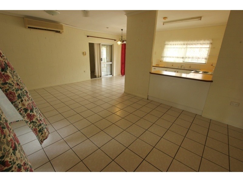 179 Swallow Street, Mooroobool QLD 4870