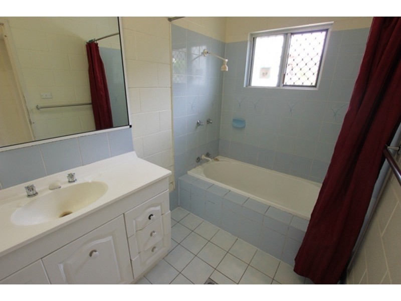 179 Swallow Street, Mooroobool QLD 4870