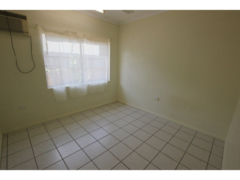 179 Swallow Street, Mooroobool QLD 4870