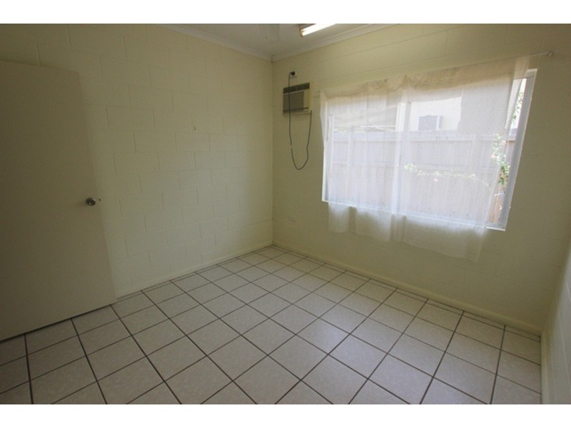 179 Swallow Street, Mooroobool QLD 4870