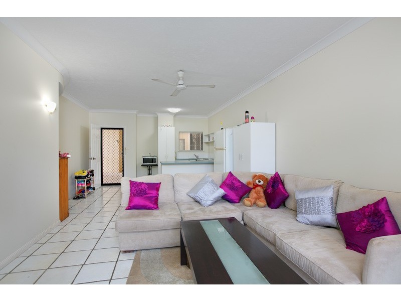 5/2-4 McGuigan, Earlville QLD 4870