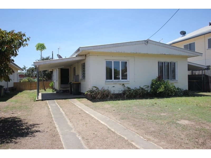 30A Earl Street, Westcourt QLD 4870