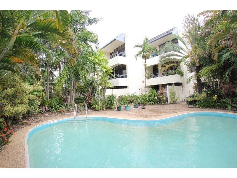 9/221 Lake Street, Cairns North QLD 4870
