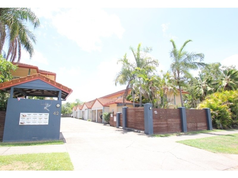 Manoora QLD 4870
