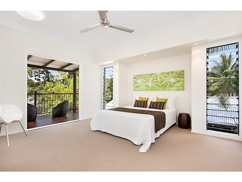 37 Law Street, Cairns North QLD 4870