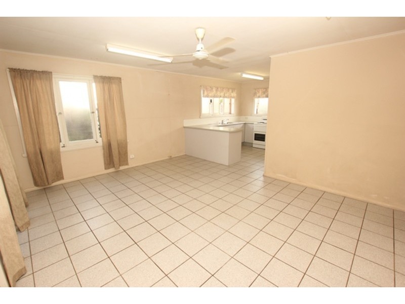 Westcourt QLD 4870