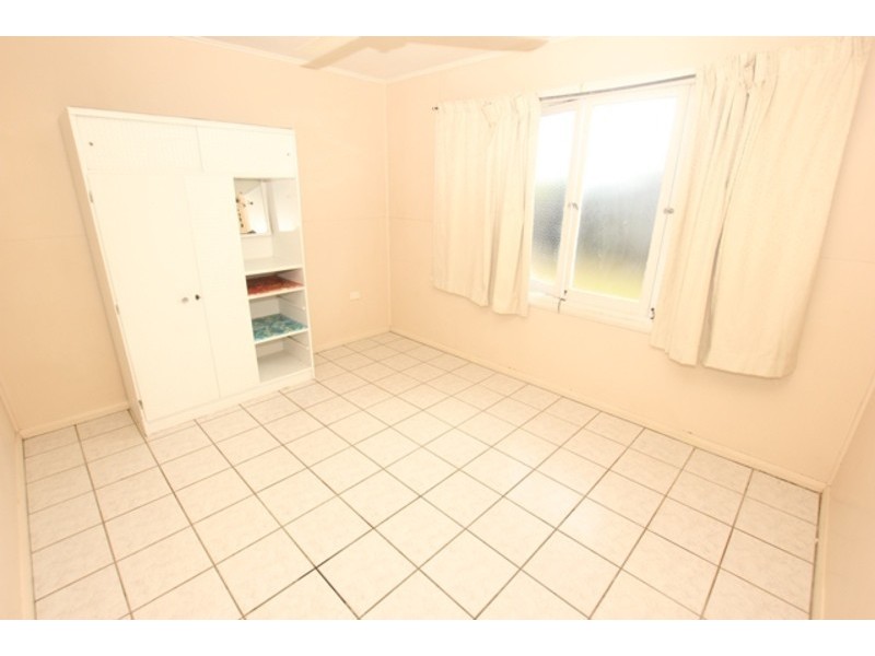 Westcourt QLD 4870