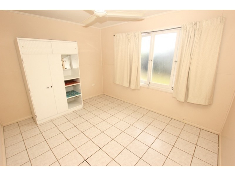 Westcourt QLD 4870