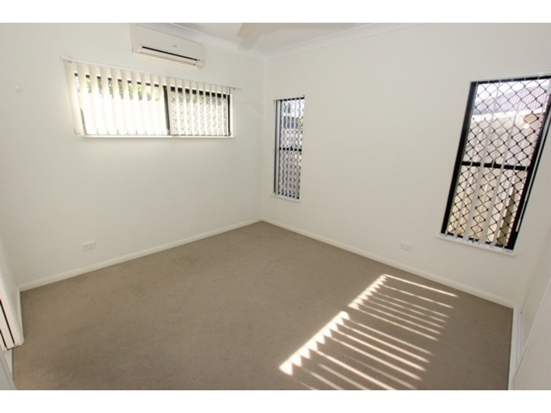 11 Thooleer Vista, Trinity Park QLD 4879