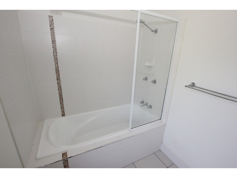 11 Thooleer Vista, Trinity Park QLD 4879