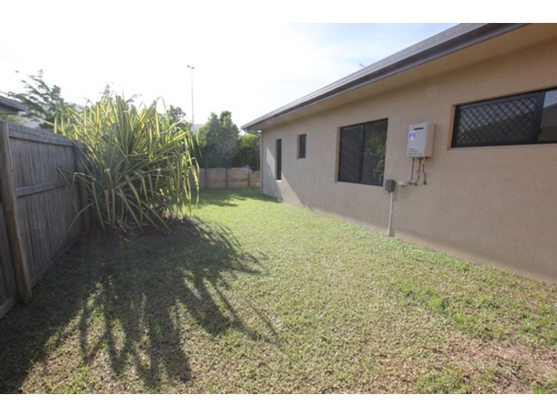 11 Thooleer Vista, Trinity Park QLD 4879