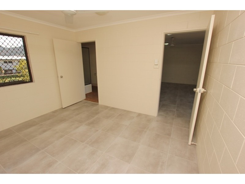 5/9 Vievers Close, Westcourt QLD 4870