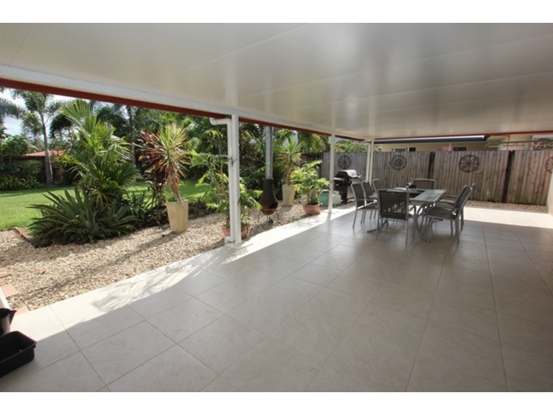 13 Sunrise Street, White Rock QLD 4868